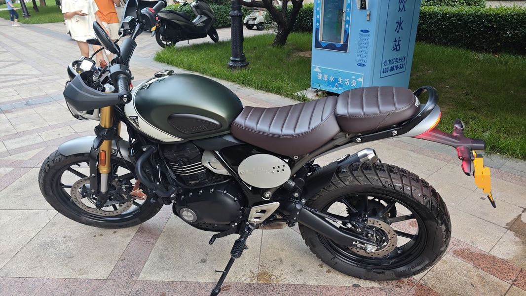 二手凯旋Scrambler 400 X