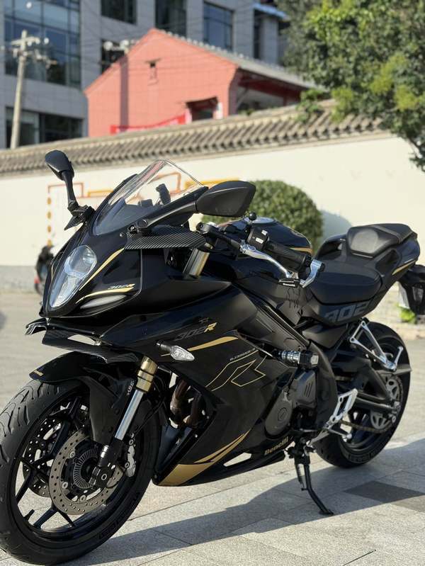 二手贝纳利龙卷风 Tornado 302R