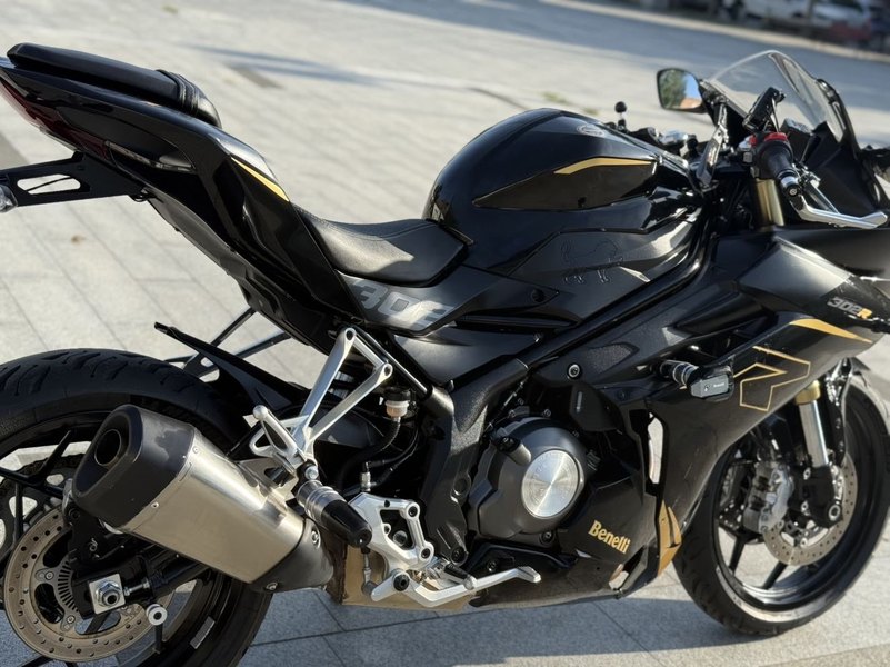 二手贝纳利龙卷风 Tornado 302R
