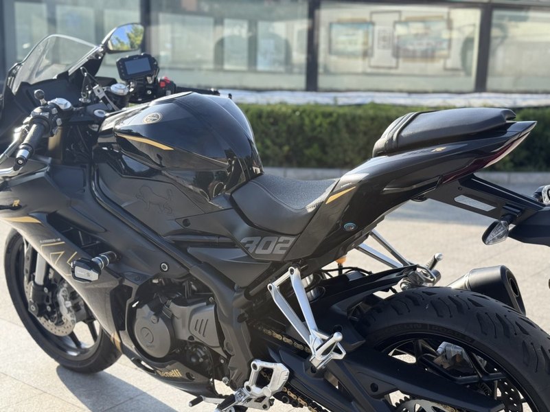 二手贝纳利龙卷风 Tornado 302R