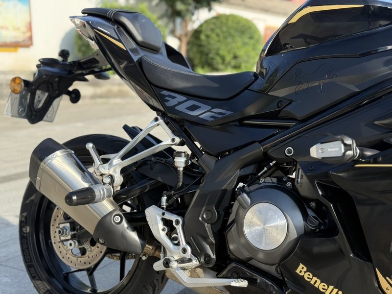 二手贝纳利龙卷风 Tornado 302R