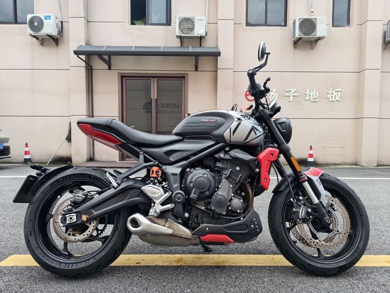 二手凯旋Trident 660