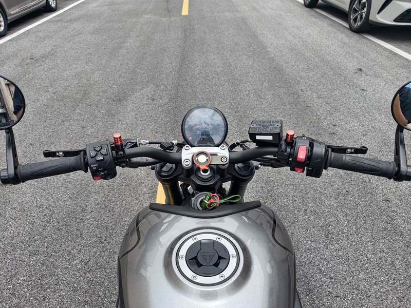 二手凯旋Trident 660