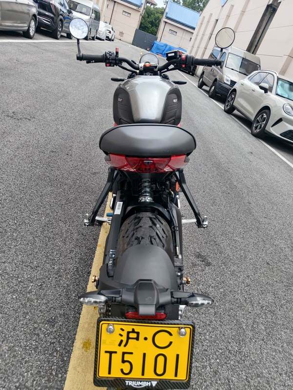 二手凯旋Trident 660