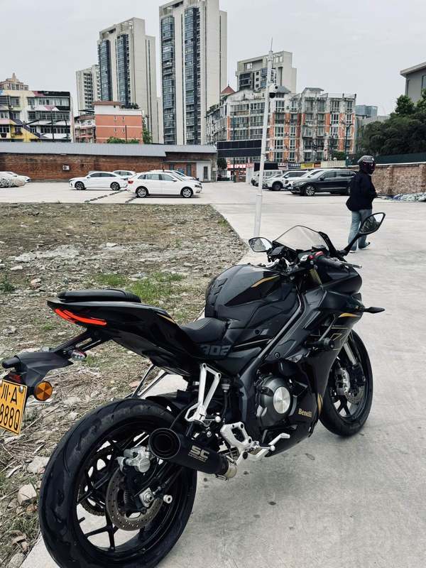 二手贝纳利龙卷风 Tornado 302R