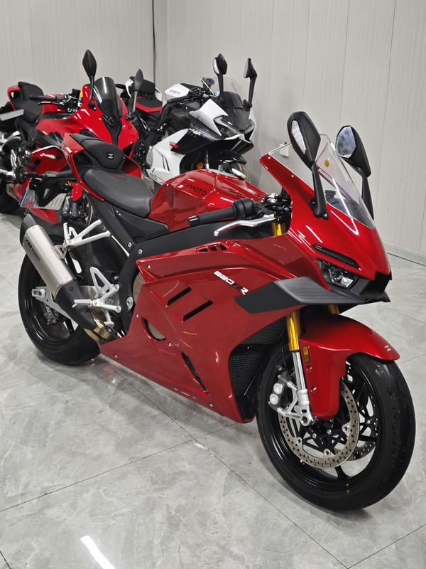 二手张雪机车820RR