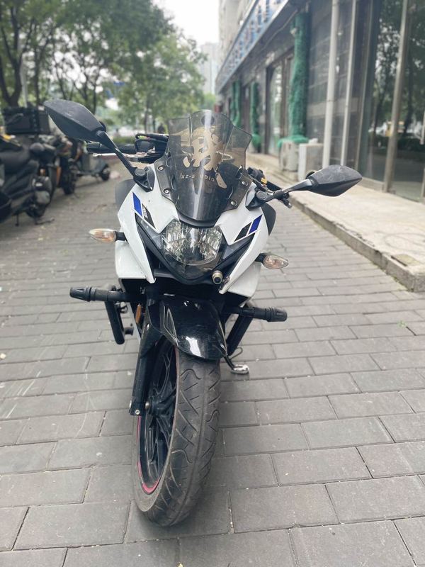 二手豪爵铃木GSX250R