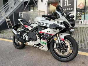 二手QJMOTOR赛800