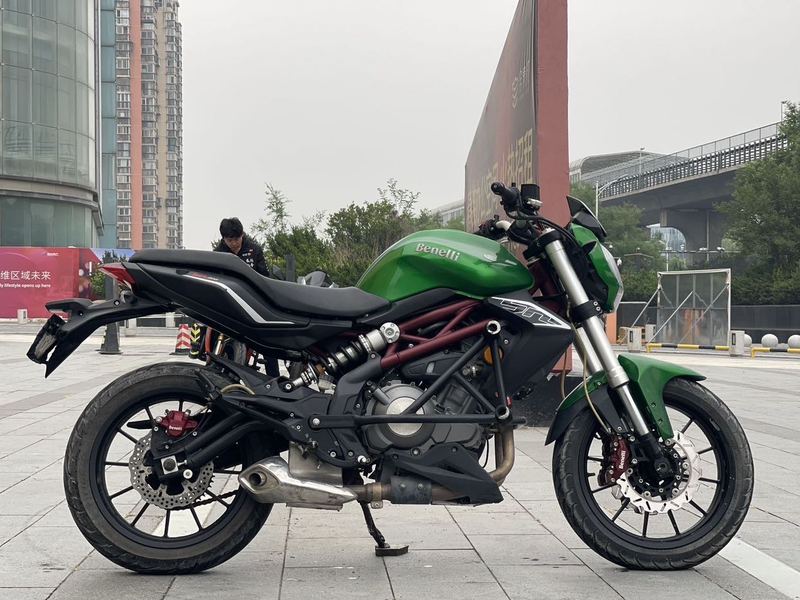 二手贝纳利蓝宝龙 BN302S