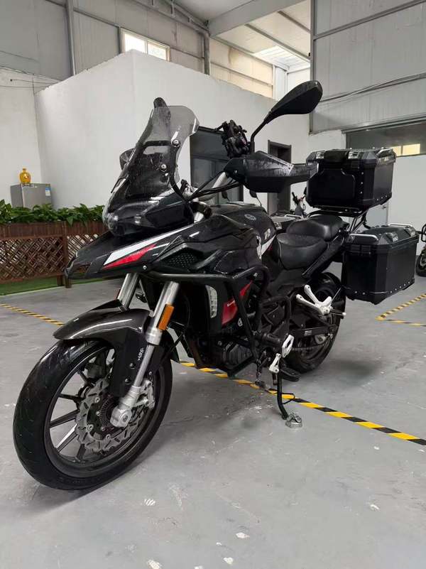 二手贝纳利金鹏 TRK251