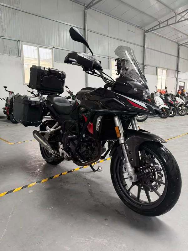 二手贝纳利金鹏 TRK251