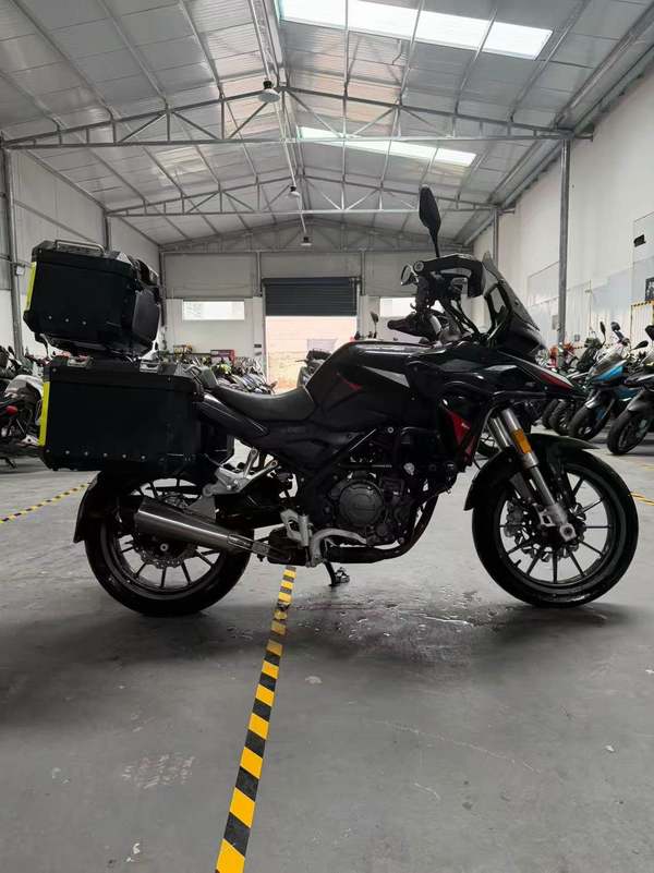 二手贝纳利金鹏 TRK251
