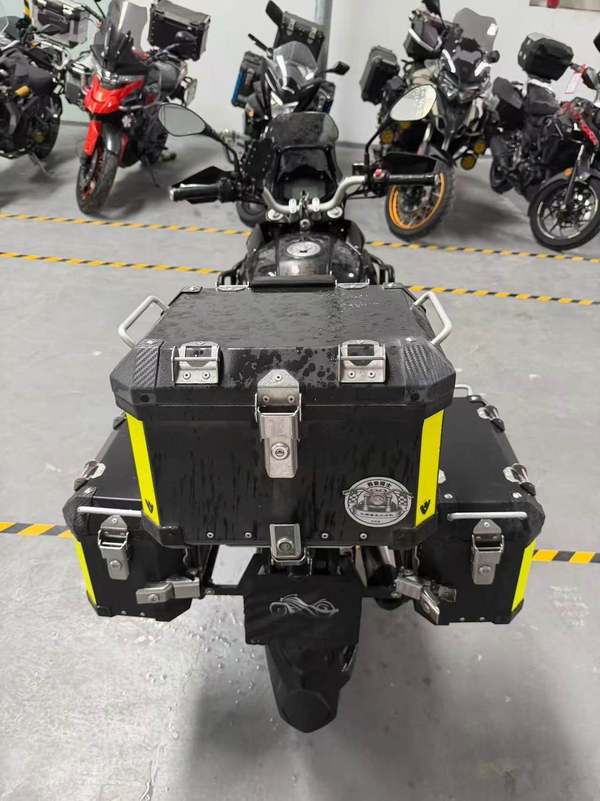 二手贝纳利金鹏 TRK251