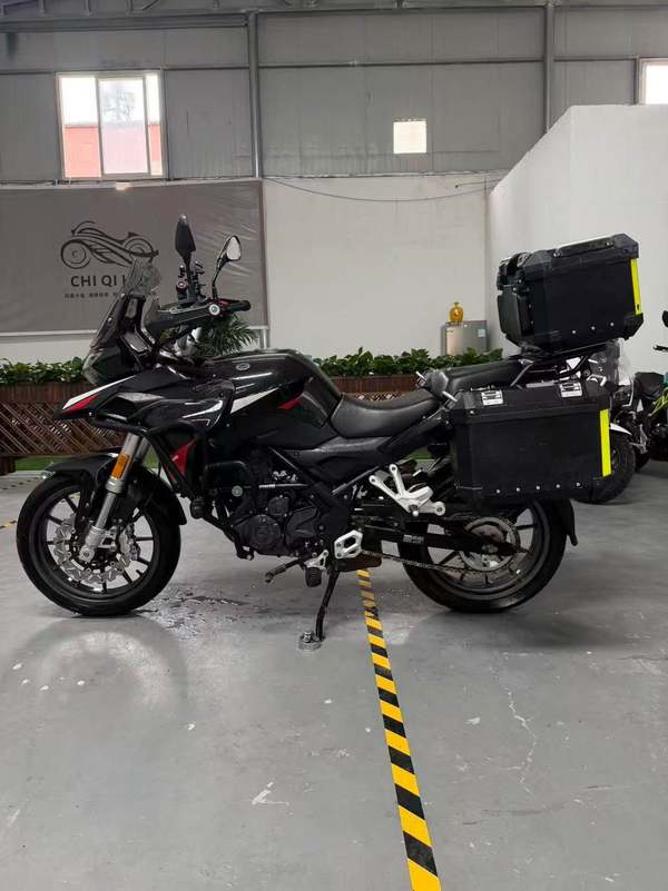 二手贝纳利金鹏 TRK251
