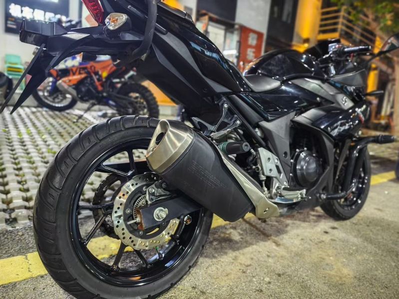二手豪爵铃木GSX250R