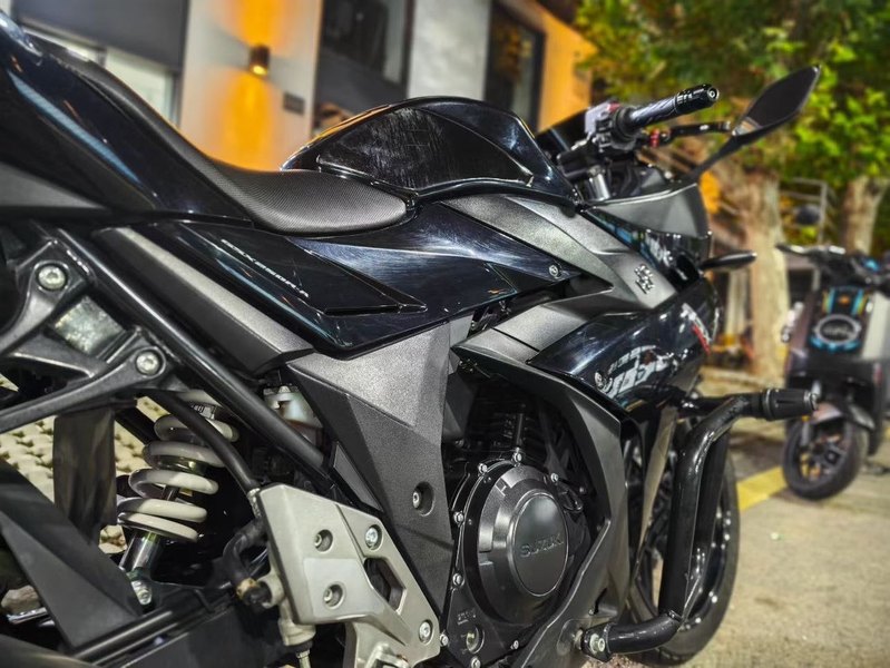 二手豪爵铃木GSX250R