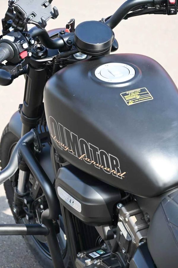 二手QJMOTOR闪300