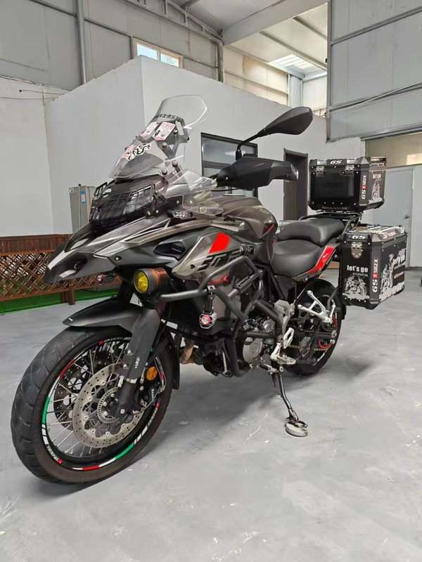 二手贝纳利金鹏 TRK502