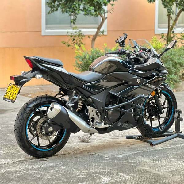 二手豪爵铃木GSX250R