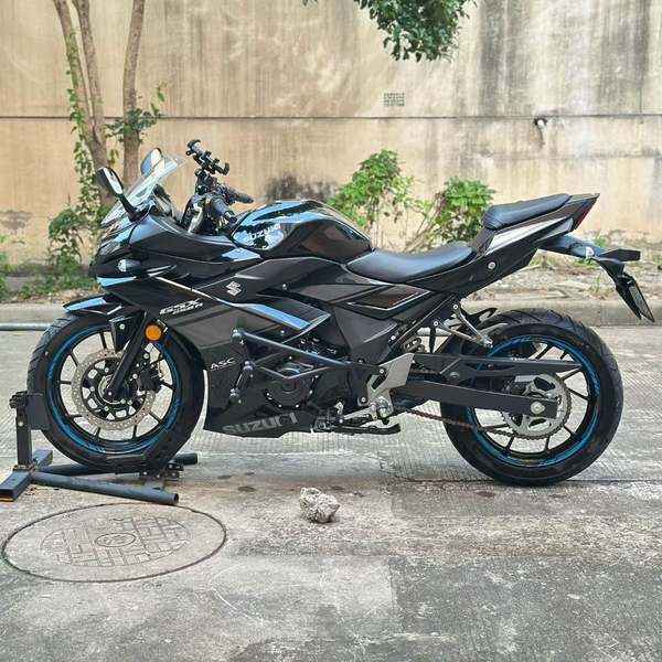 二手豪爵铃木GSX250R