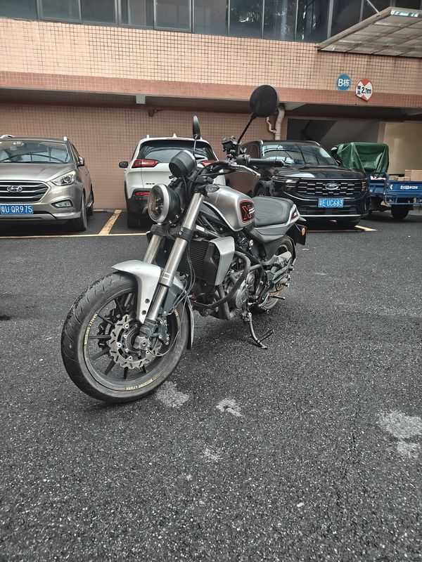 二手哈雷戴维森X 350
