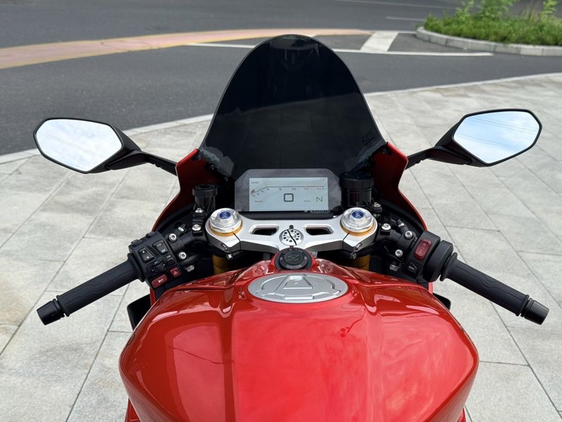 二手张雪机车820RR