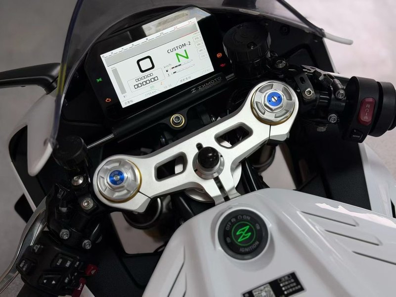二手张雪机车820RR