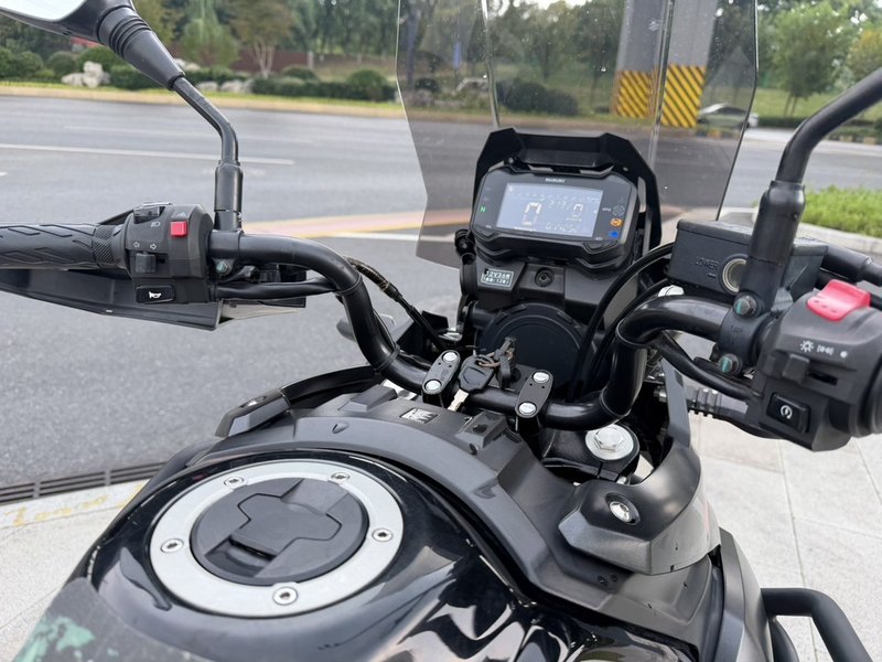 二手豪爵铃木DL250