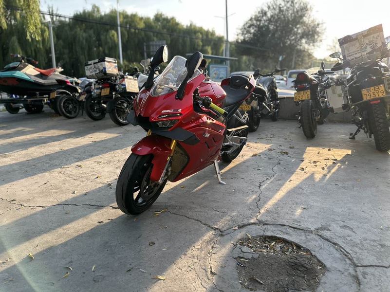 二手张雪机车820RR