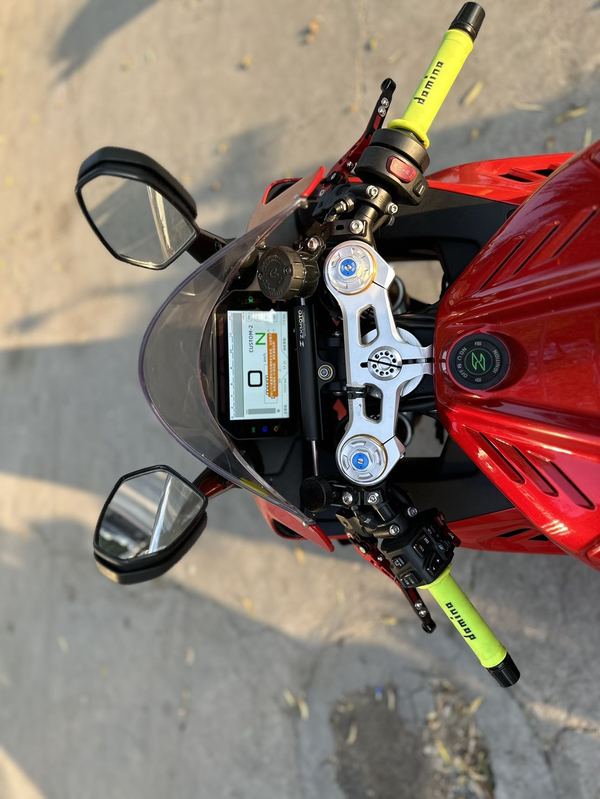 二手张雪机车820RR