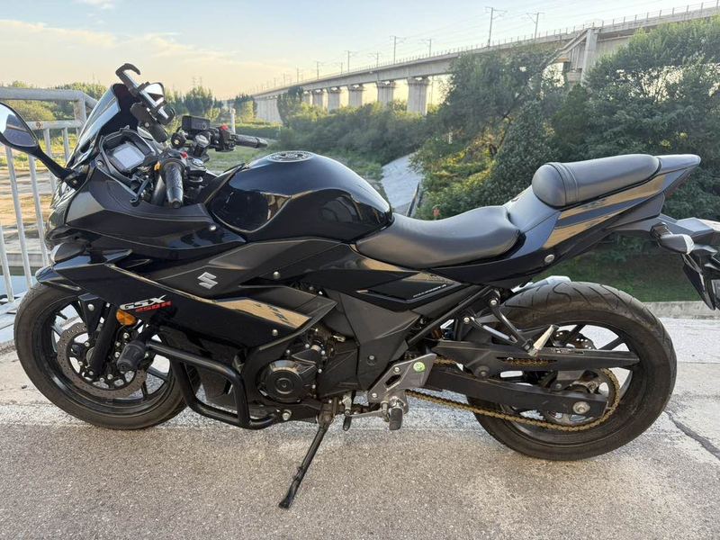 二手豪爵铃木GSX250R