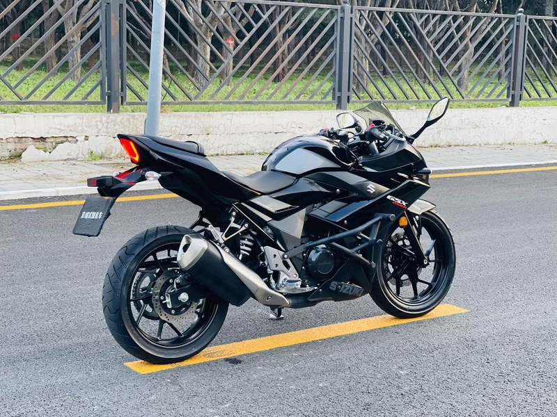 二手豪爵铃木GSX250R