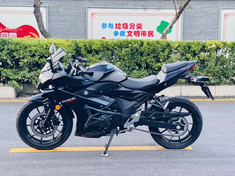 二手豪爵铃木GSX250R