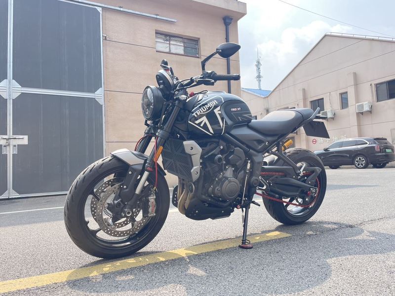 二手凯旋Trident 660