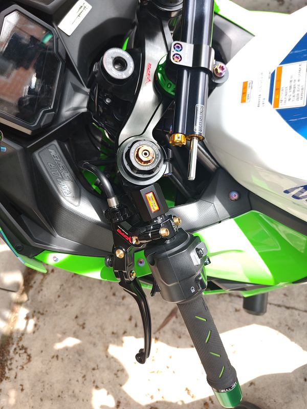 二手川崎ZX-4R