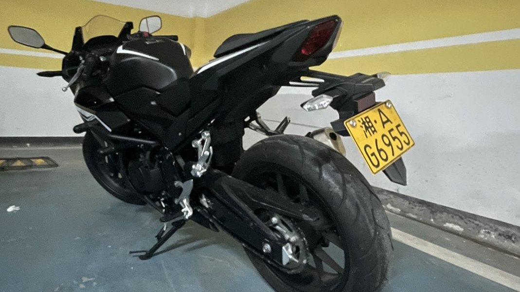 二手本田CBR400R